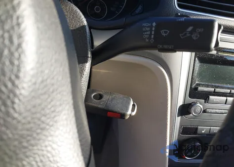 2015 Volkswagen Passat 1.8T Wolfsburg Edition z USA, uszkodzony, nr VIN 1VWAS7A32FC055408